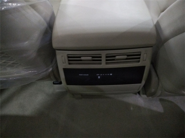 18款丰田酷路泽4600 GXR八气囊配置豪华-图4