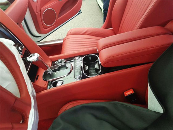 天津港2018款宾利飞驰V8S 热惠风暴来袭-图7