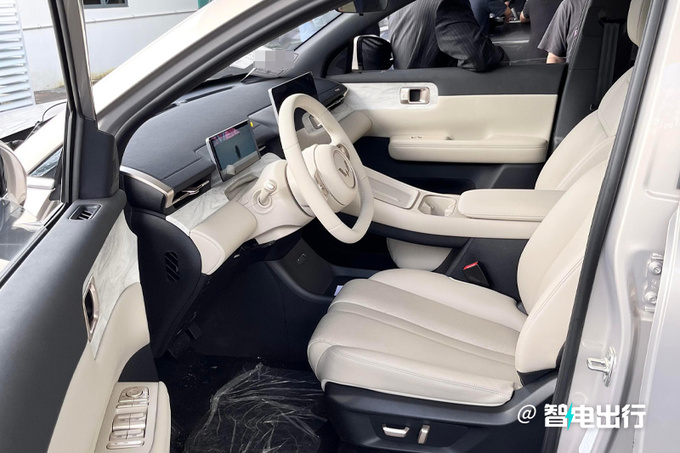 宝骏云?；?月上市纯电续航45km 比启源Q05便宜-图12