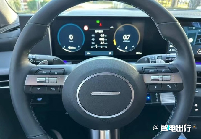 现代全新一代索纳塔实车街拍撞脸理想L8-图4