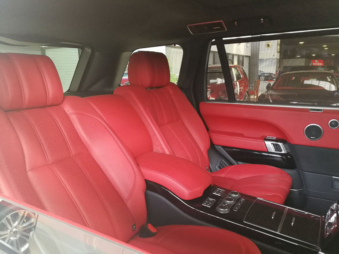 路虎揽胜加长5.0T 行政黑曜激情随时迸发-图6