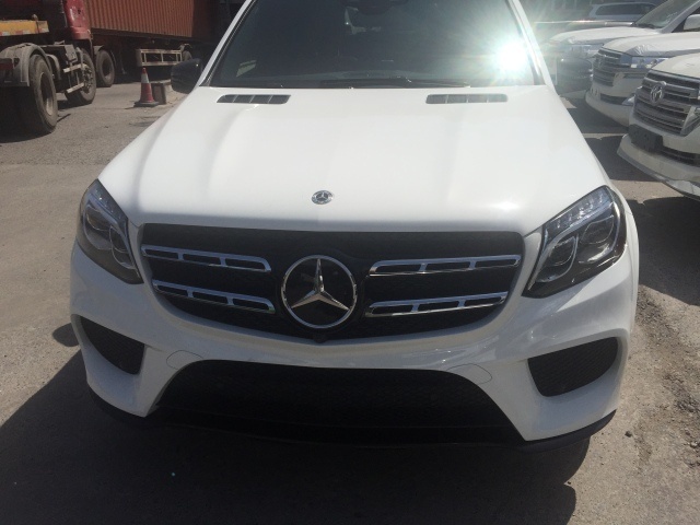 2018款奔驰GLS450 王牌越野轻松应对路况-图2