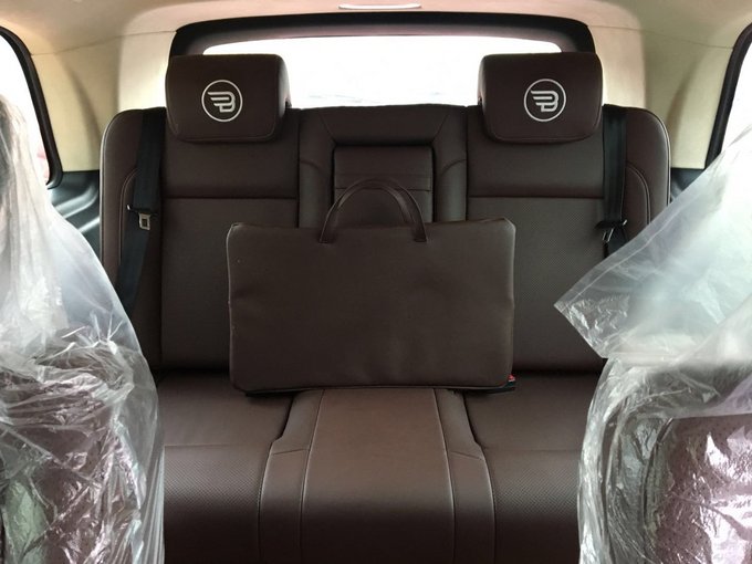 进口商务奔驰V250L豪华版 PK丰田埃尔法-图6