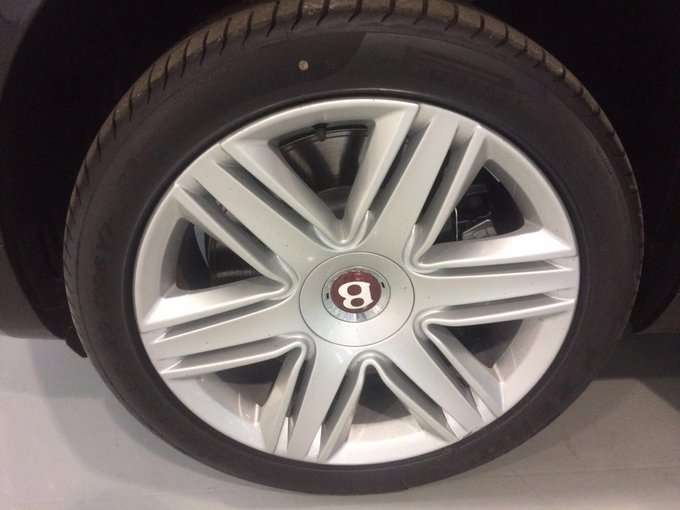 18款宾利飞驰配置 经典优雅彰显不凡品质-图6