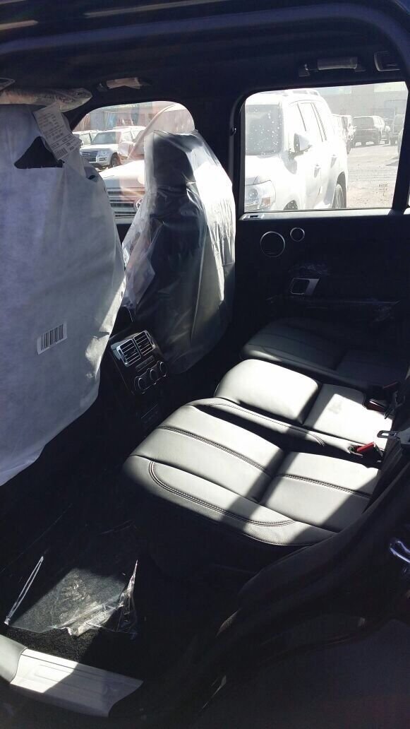 18款路虎揽胜行政 HSE汽油中东配置丰富-图5