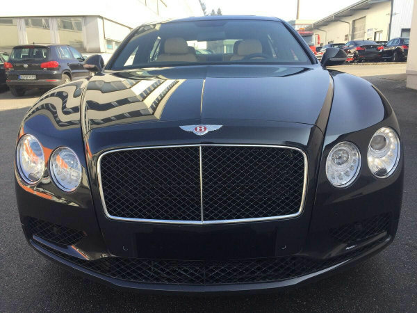 2018款宾利飞驰V8S裸车价曝光 颜色配置-图1