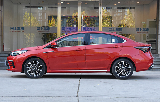 奇瑞艾瑞泽5 PLUS上市XX.XX万起 提供双外观可选-图2