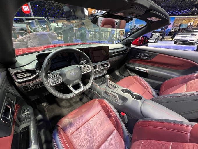 2024北京车展传奇再现全新福特Mustang敞篷版实拍体验-图11