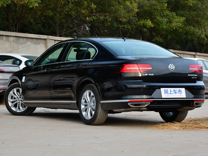 20万就能买性能运动家轿看看这三款车怎么样-图3