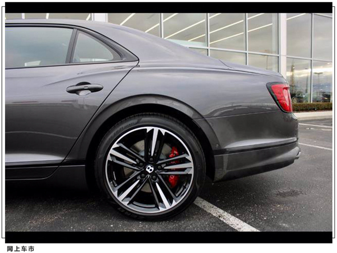 宾利飞驰进店实拍搭6.0T W12发动机/配熏黑中网-图10