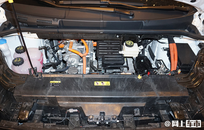 奔腾全新MPV售XX.XX万 专供出行市场 续航400km-图3