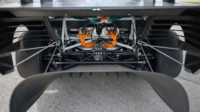 1400马力福特的电动超级皮卡将打破国际爬山赛纪录-图2