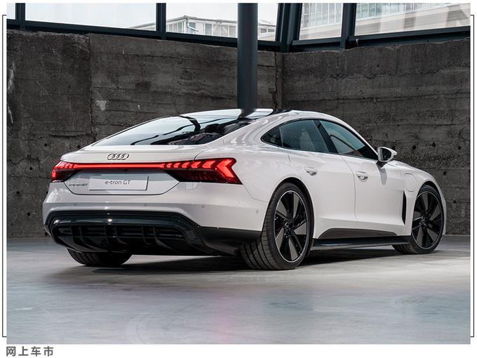 3.3秒破百奥迪e-tron GT首发 共享保时捷平台-图3