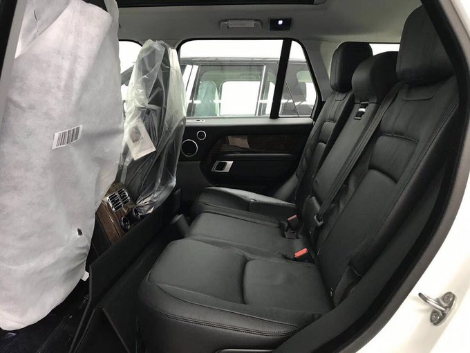 18款路虎揽胜行政 3.0T大轮毂最新优惠价-图7