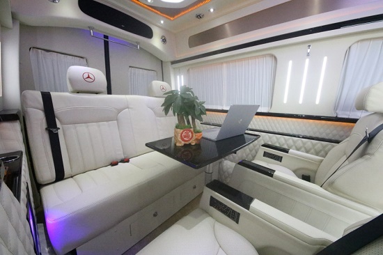 奔驰斯宾特 内饰主流53寸大电视火爆开售-图8