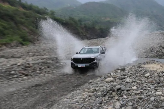 十大顶尖设计与配置长安猎手树立新能源皮卡标杆-图17