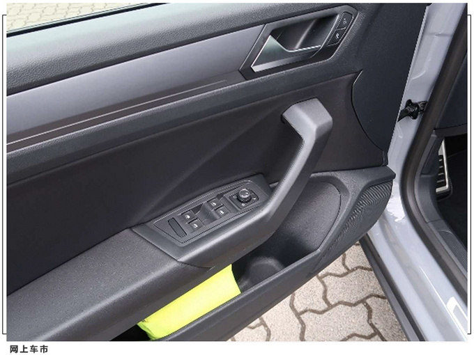 大众新款T-ROC实拍曝光 黑色软顶敞篷/搭1.5T引擎-图9