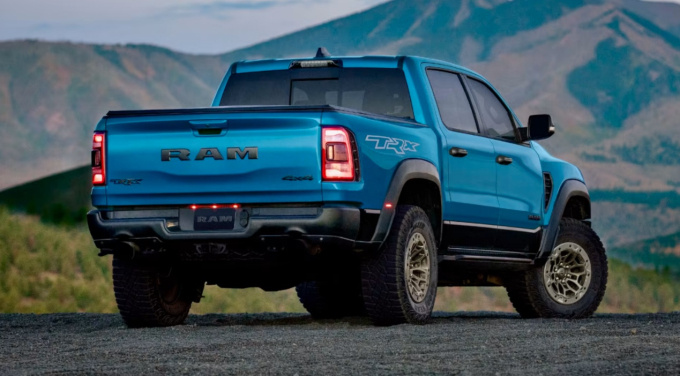 道奇霸王龙确定停产 6.2V8机增将被3.0v6涡轮取代-图2