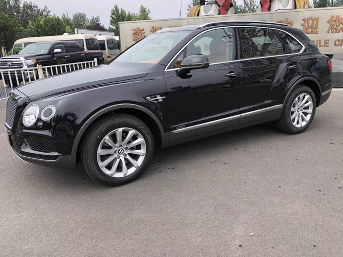 18款宾利添越4.0T柴油V8 底盘升降带后娱-图3