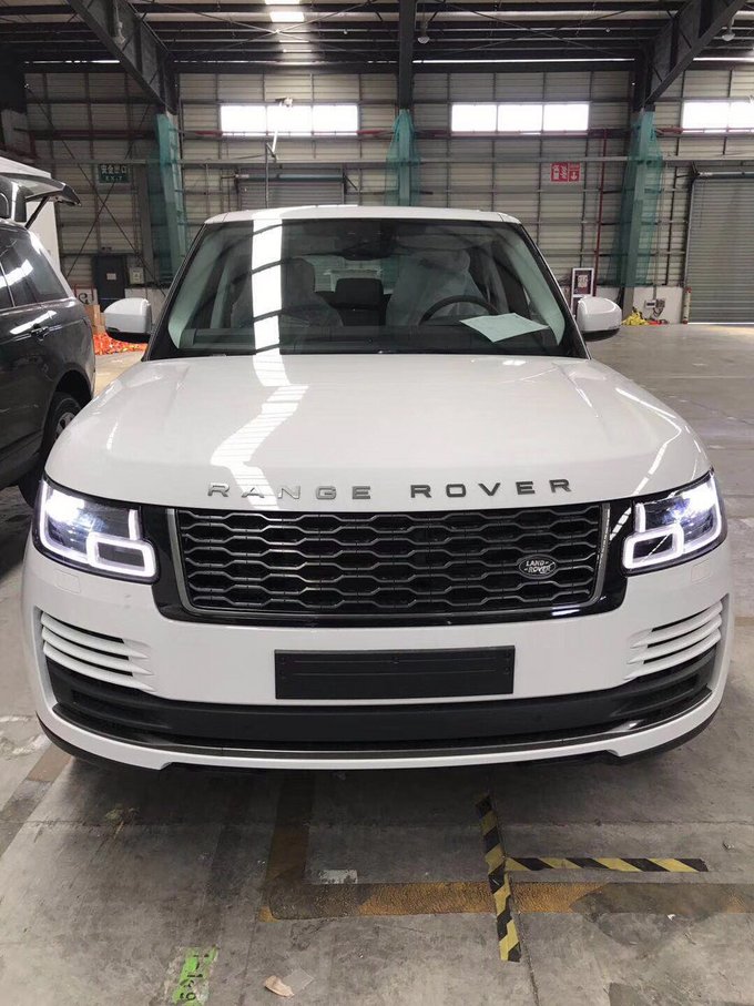 18款路虎揽胜行政 3.0T大轮毂最新优惠价-图2