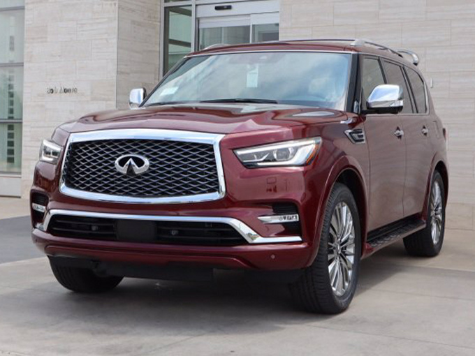 英菲尼迪旗舰SUV实拍搭5.6L V8引擎/内饰配双屏-图1