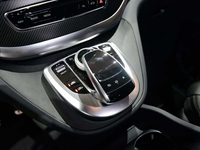 2018款奔驰V250 移动商务舱开启豪华旅行-图7