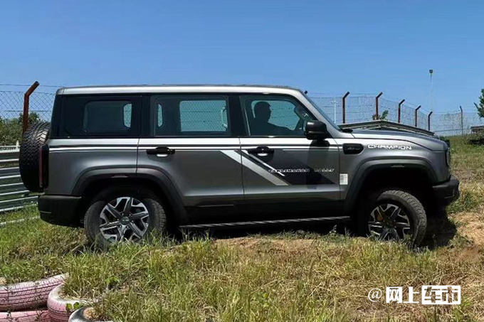 北京新BJ40三天后上市销售环塔冠军版卖22.98万-图6