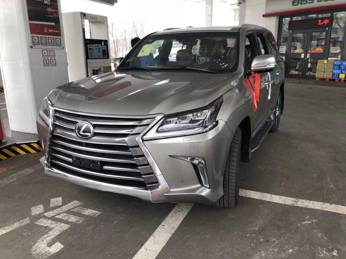 18款雷克萨斯LX570 拥有杰出的安全机能-图1