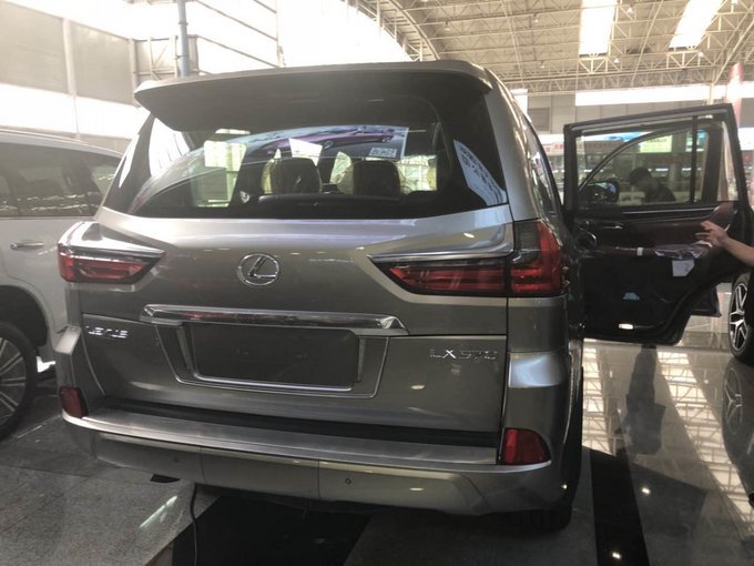 新款雷克萨斯LX570 高配越野新装备惠享-图3