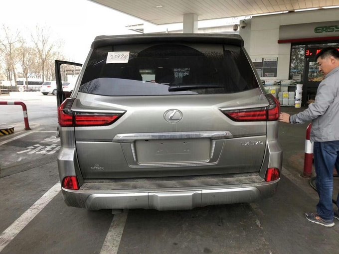 18款加版雷克萨斯LX570 巨大优惠难抵挡-图8