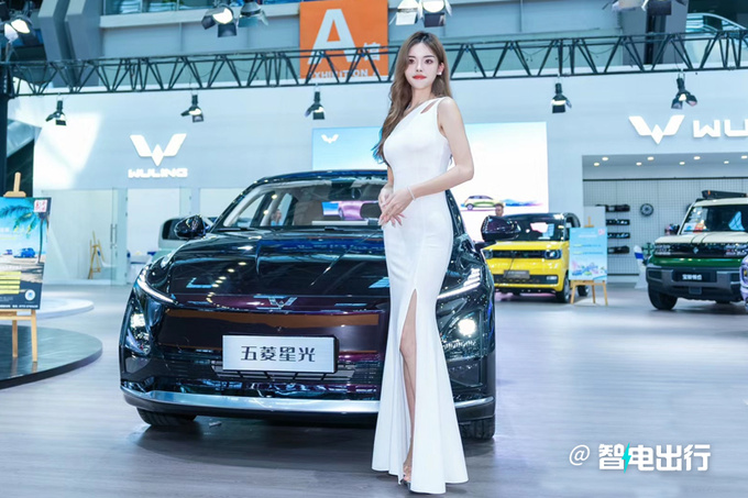 五菱星光或11月17日预售4S店混动卖12.98万-图1