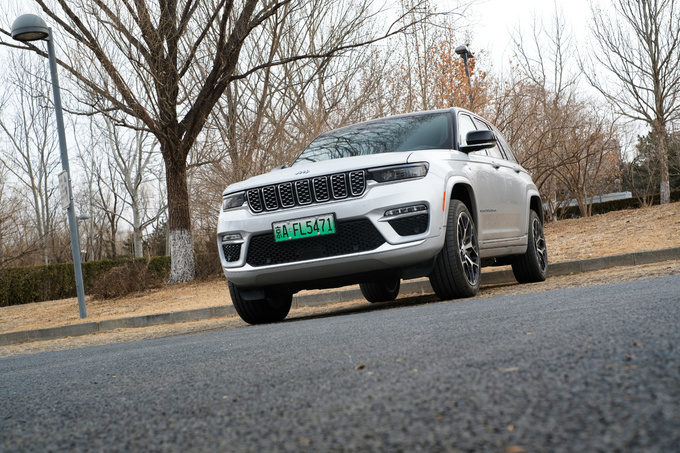 《豪华180》全新大切诺基4xe能否成为越野传奇的新篇章-图4