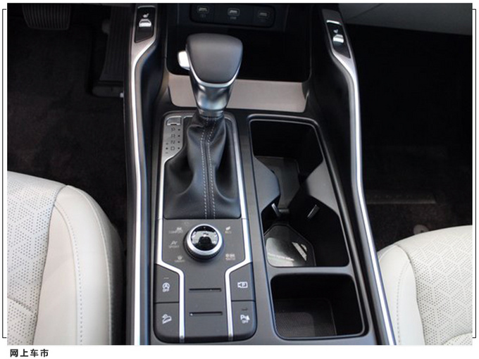 起亚索兰托运动版实拍搭2.5L引擎/灯组造型升级-图7