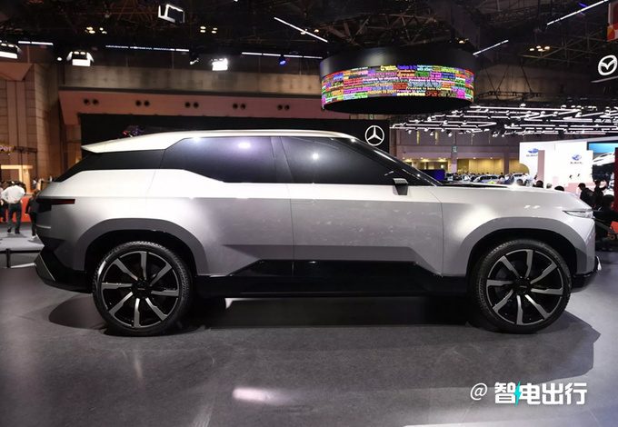 丰田兰德酷路泽新车型曝光尺寸更大动力更强-图2