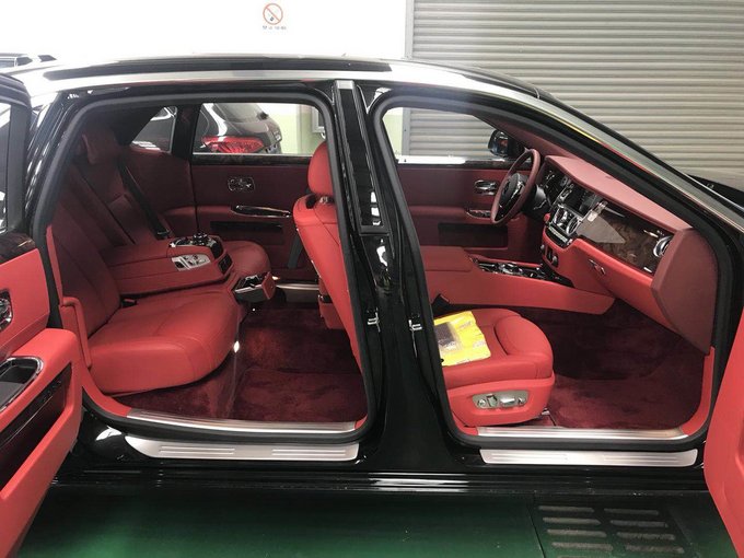 加長(zhǎng)18勞斯萊斯幻影 頂配傲世豪車688萬(wàn)-圖4