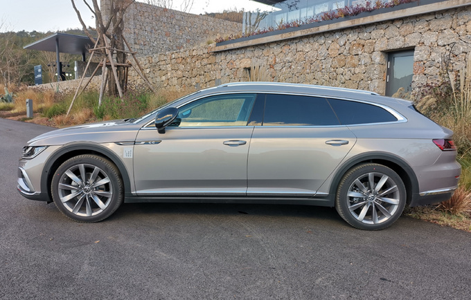 一汽-大众新CC家族正式上市售XX.XX-XX.XX万元-图4