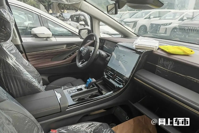 传祺新M8大师版实车造型/配置升级 或三季度上市-图9