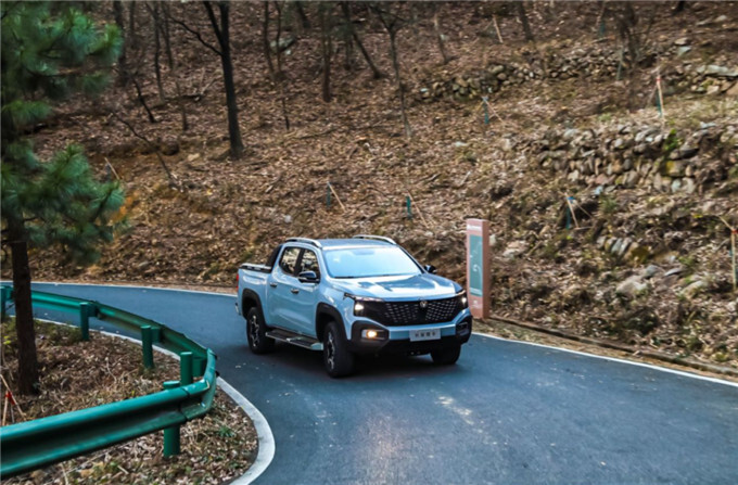 13.99万元起全球首款增程皮卡长安猎手开启预售-图9