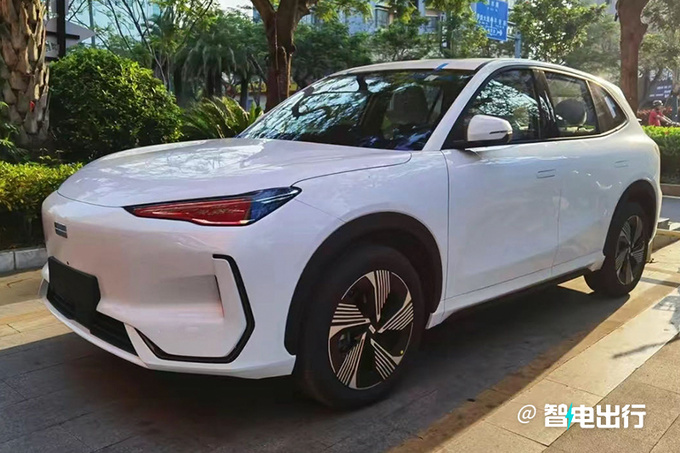 吉利银河E5首发全新内饰设计 搭魅族车机-图1