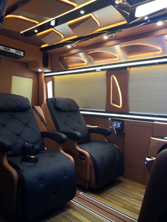 奔驰斯宾特7+2座椅 超豪华内舱设备齐全-图4