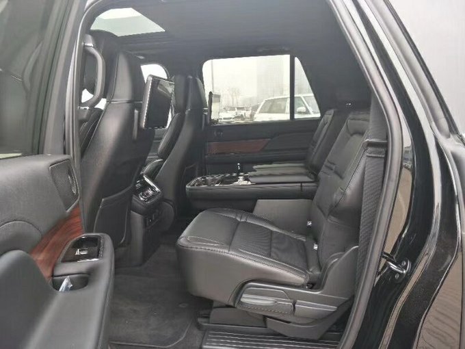 18款林肯领航员配置详解 长轴越野133万-图7