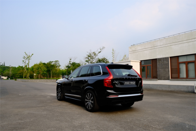 豪华SUV的自我修养沃尔沃XC90玩起环保比安全更离谱-图2