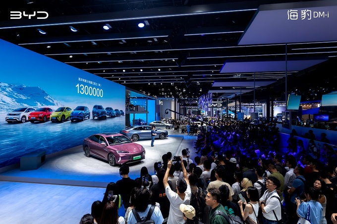 比亚迪四大品牌火热齐登成都车展后500万辆时代目标直指全球-图3