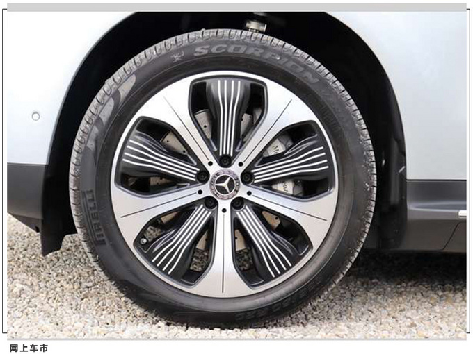 奔驰全新EQC实拍图曝光搭双电机/续航415公里-图4