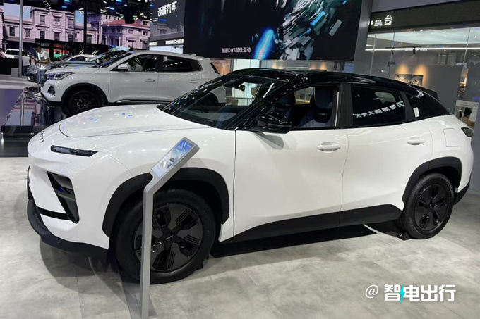 奇瑞新轻量化平台下线标配后驱 将推轿车SUV跨界车-图1
