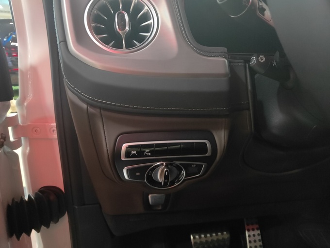 2019款欧规版奔驰G500 包牌包税现金优惠-图11