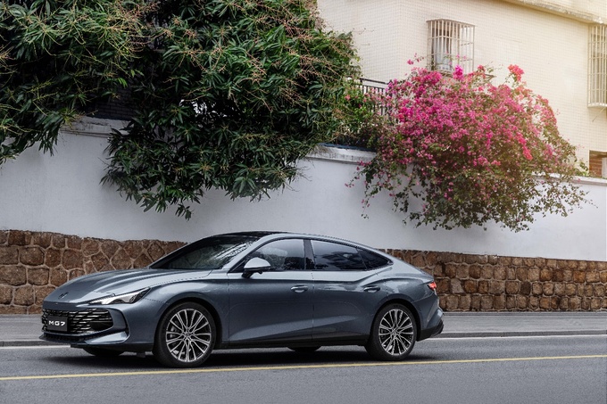 你好中东至美B级轿跑MG7开拓全球新版图-图2