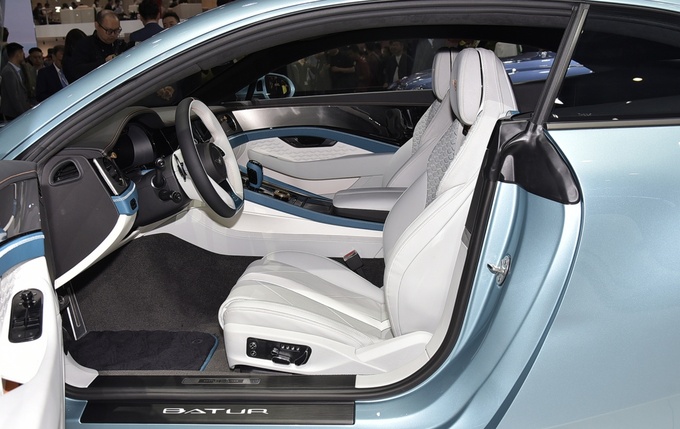 2024粤港澳车展宾利Batur车型首度于华南公开亮相-图7