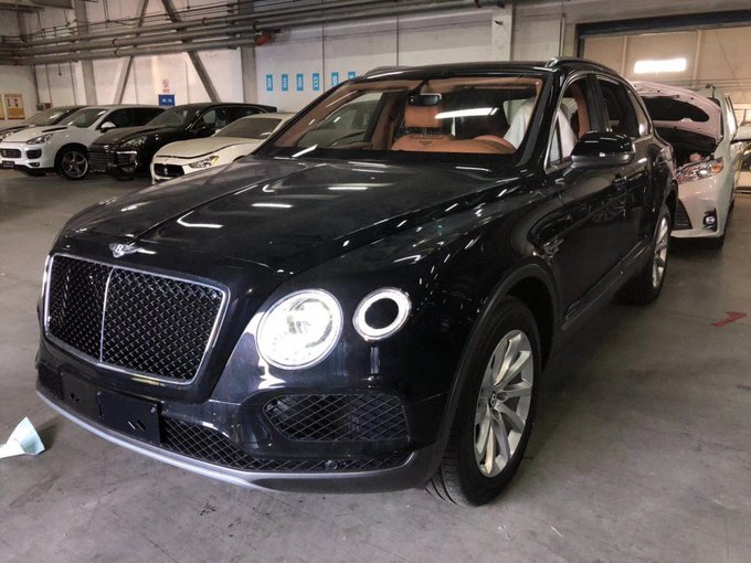 18款宾利添越4.0T柴油V8 惊艳奢华复古感-图3