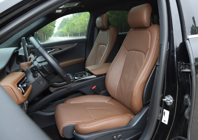 相比于GLC的表面舒适航海家的舒适程度可以称得上满级-图5